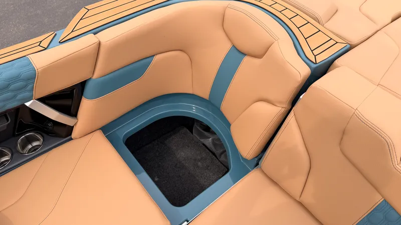 Slide: The Image of Mastercraft XT22 2027 - 27