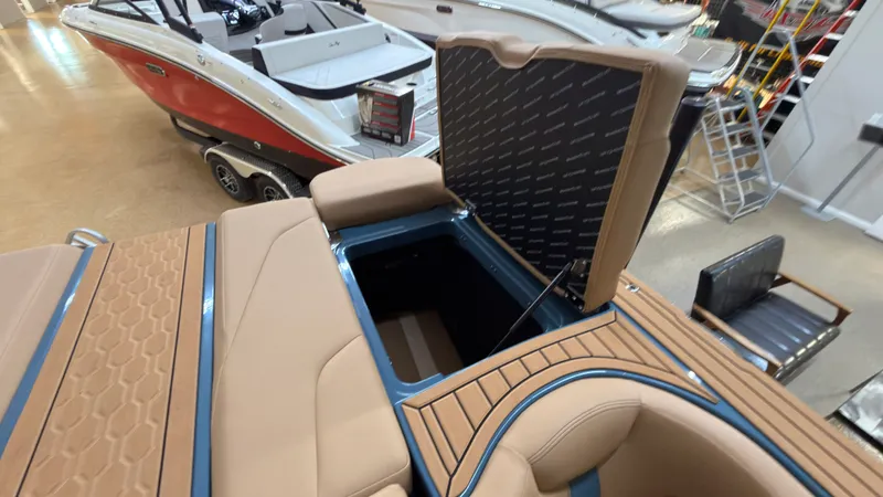 Slide: The Image of Mastercraft XT22 2027 - 11