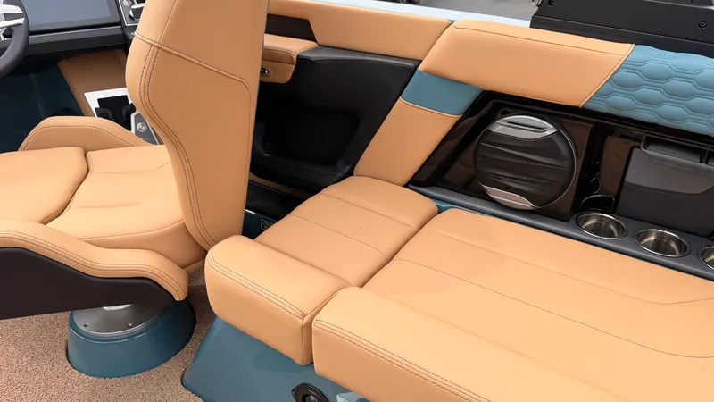 Slide: The Image of Mastercraft XT22 2027 - 31