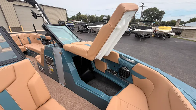 Slide: The Image of Mastercraft XT22 2027 - 67