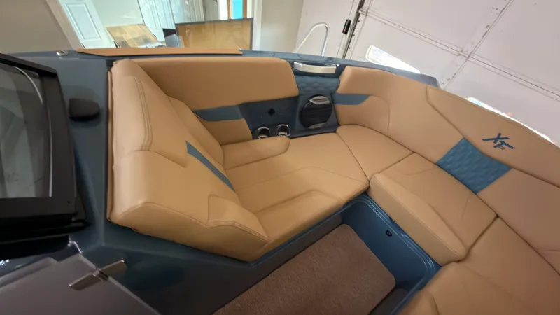 Slide: The Image of Mastercraft XT22 2027 - 21