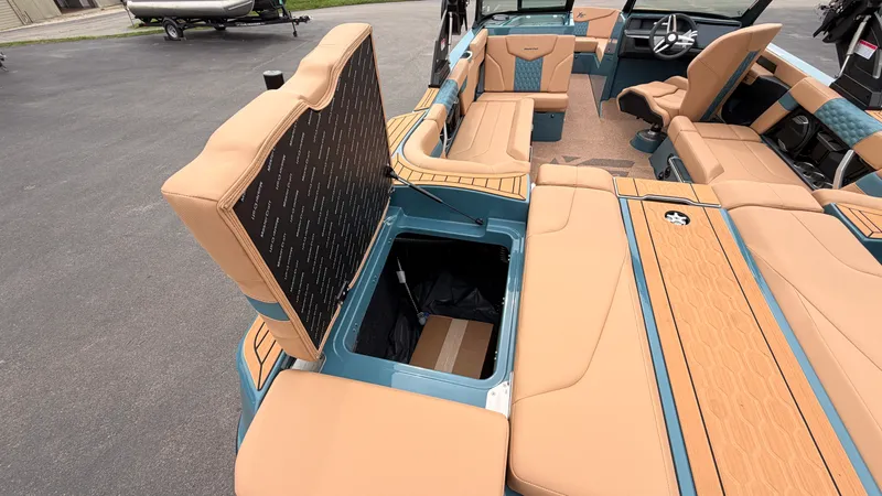 Slide: The Image of Mastercraft XT22 2027 - 16