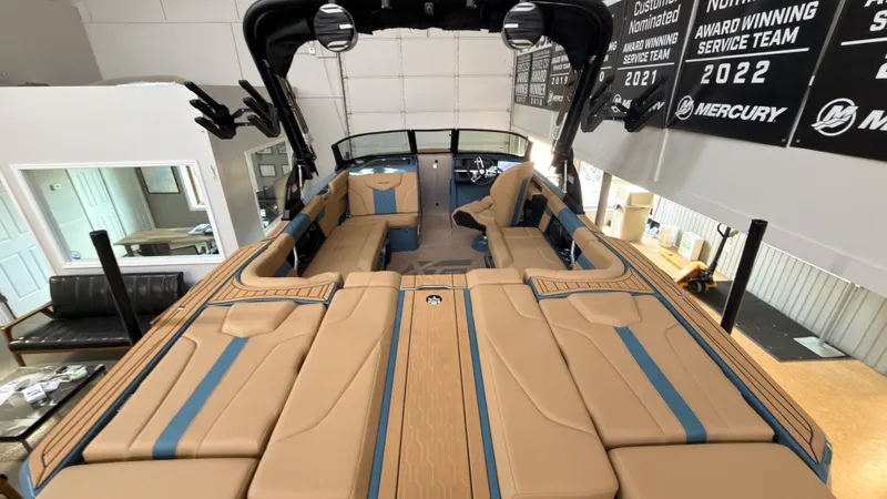 Slide: The Image of Mastercraft XT22 2027 - 1