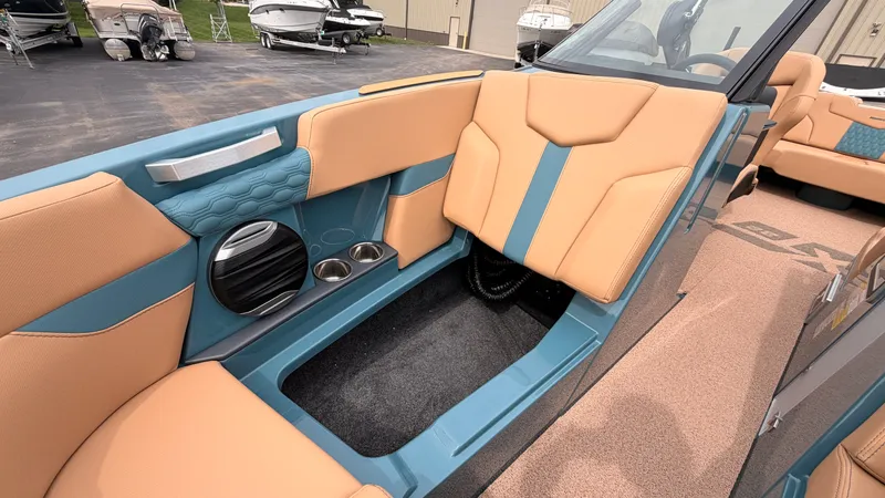 Slide: The Image of Mastercraft XT22 2027 - 71