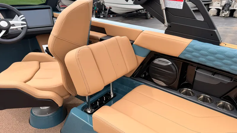 Slide: The Image of Mastercraft XT22 2027 - 32