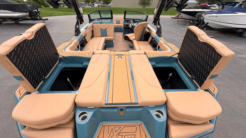 Slide: The Image of Mastercraft XT22 2027 - 15