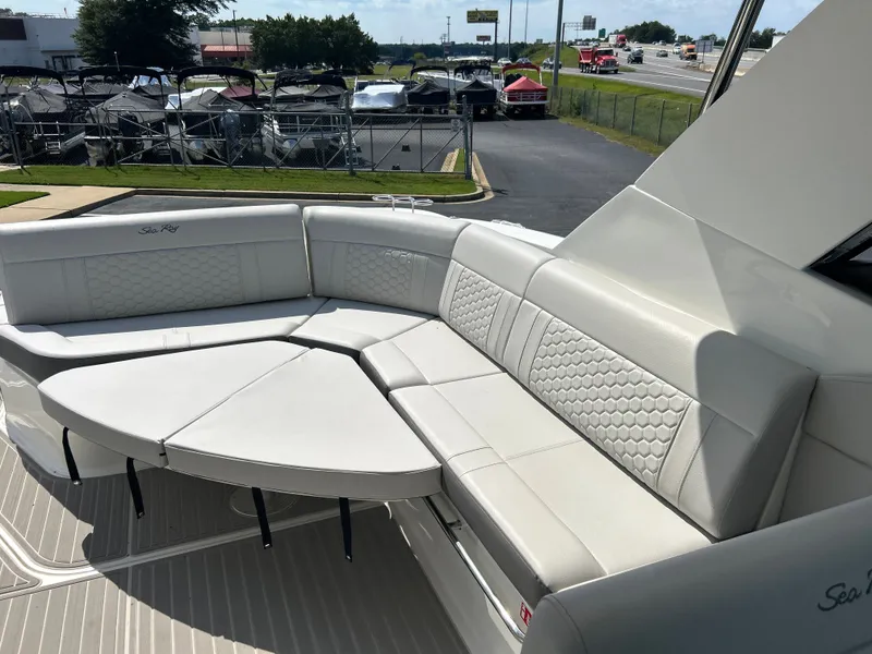 Slide: The Image of Sea Ray Sundancer 320 2027 - 14
