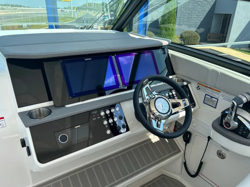 Slide: The Image of Sea Ray Sundancer 320 2027 - 24