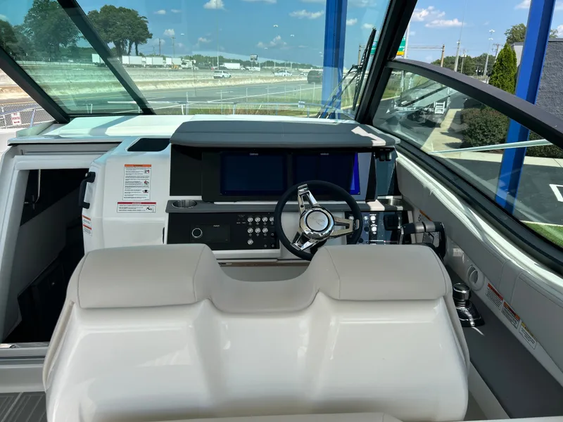 Slide: The Image of Sea Ray Sundancer 320 2027 - 21