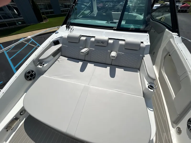 Slide: The Image of Sea Ray Sundancer 320 2027 - 43