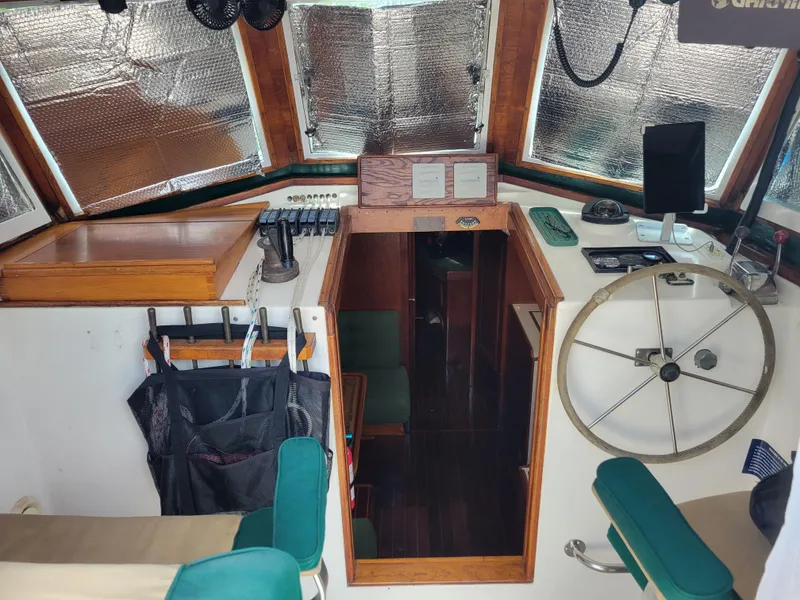 Slide: The Image of Cape Dory MS300 1989 - 13