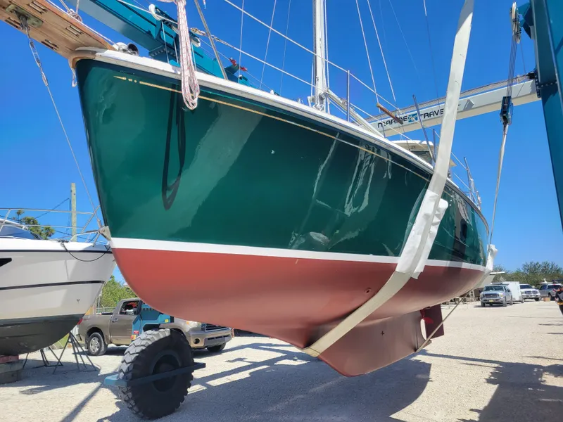 Slide: The Image of Cape Dory MS300 1989 - 1