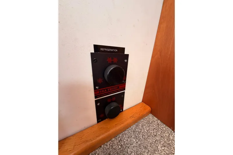 Slide: The Image of Control panel for Sea Frost refrigeration system on a Saga 409, 2007 model. - 63