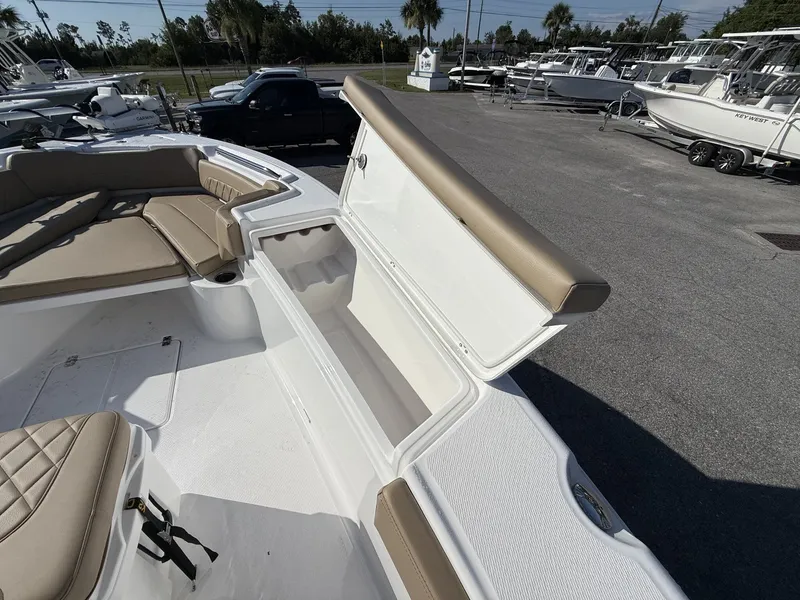 Slide: The Image of Blazer Makaira 2600-425HP MERCURY 2027 - 9