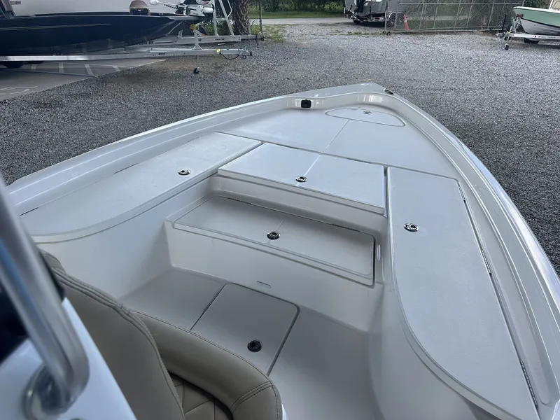 Slide: The Image of Blazer 2200 PURE BAY 2027 - 10