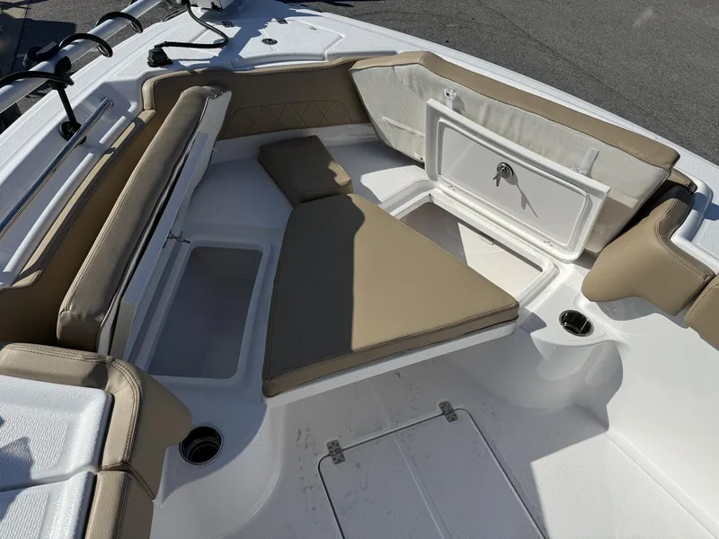 Slide: The Image of Blazer Makaira 2600-425HP MERCURY 2027 - 10