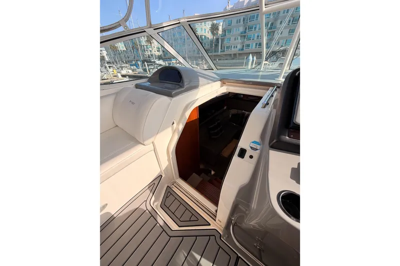 Slide: The Image of 2005 Cruisers Yachts 405 Express Motoryacht interior with open cabin door. - 38