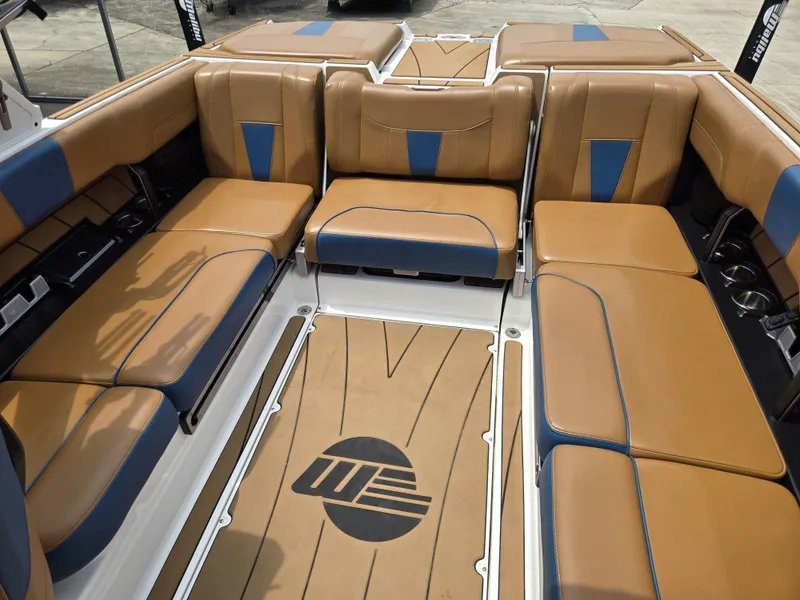 Slide: The Image of Malibu Wakesetter 23 LSV 2022 - 17