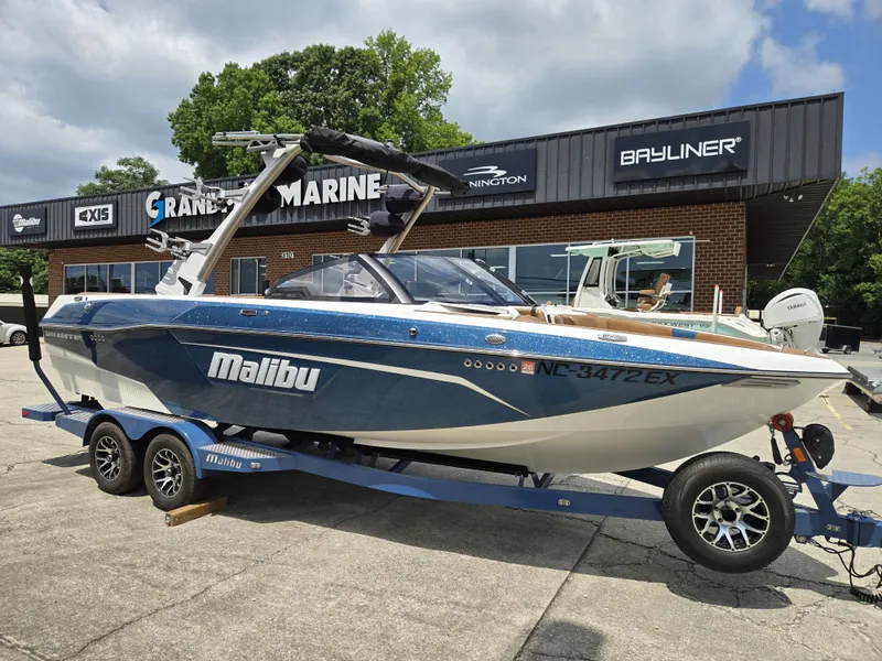 Slide: The Image of Malibu Wakesetter 23 LSV 2022 - 10
