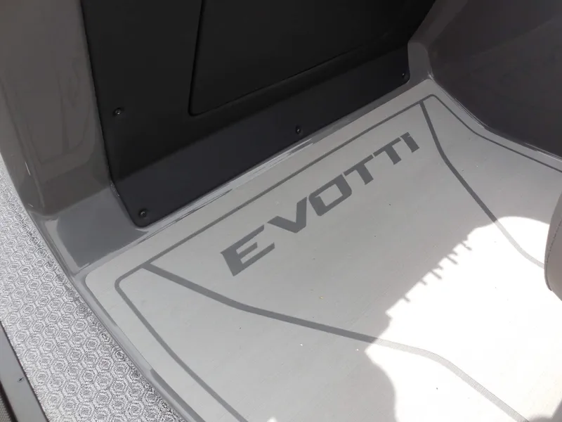 Slide: The Image of Evotti 523QL 2026 - 26