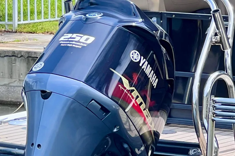 Slide: The Image of Yamaha 250 outboard motor on a 2021 Starcraft SLS 3 boat. - 11