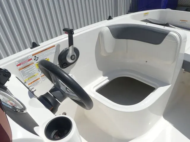 Slide: The Image of Bayliner Element E16 2019 - 32