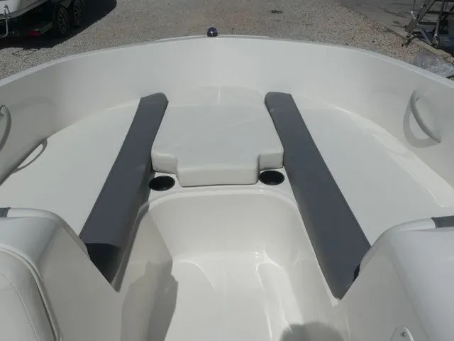 Slide: The Image of Bayliner Element E16 2019 - 28