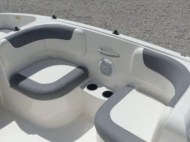 Slide: The Image of Bayliner Element E16 2019 - 11