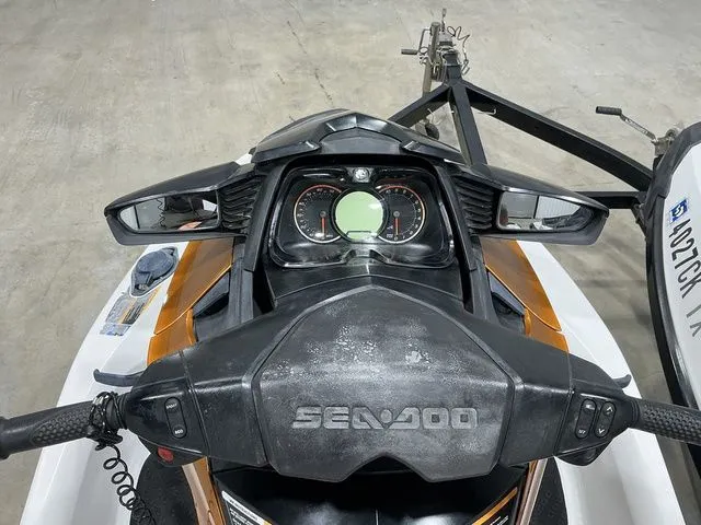 Slide: The Image of Sea-Doo GTX 2014 - 8
