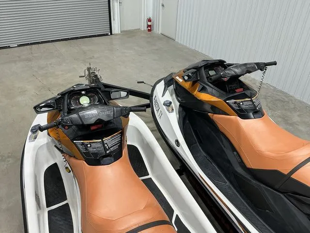 Slide: The Image of Sea-Doo GTX 2014 - 10