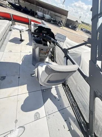 Slide: The Image of Sea-Doo Switch Cruise 21 2024 - 23