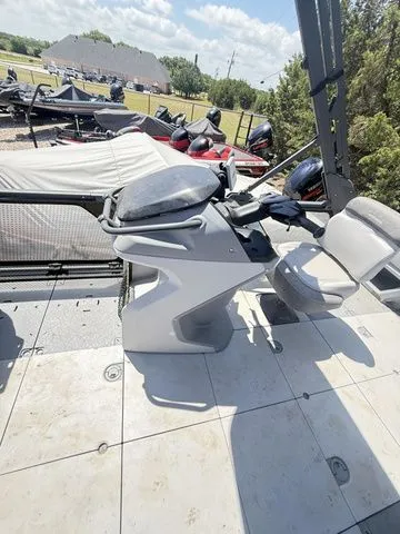 Slide: The Image of Sea-Doo Switch Cruise 21 2024 - 31