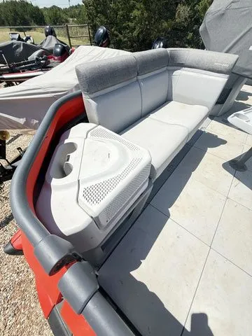 Slide: The Image of Sea-Doo Switch Cruise 21 2024 - 17