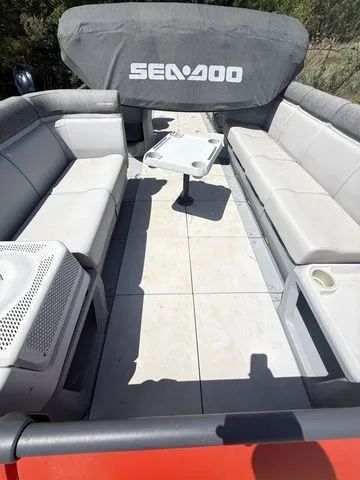 Slide: The Image of Sea-Doo Switch Cruise 21 2024 - 15