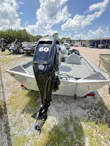 Slide: The Image of Alumacraft Competitor 175 2019 - 11