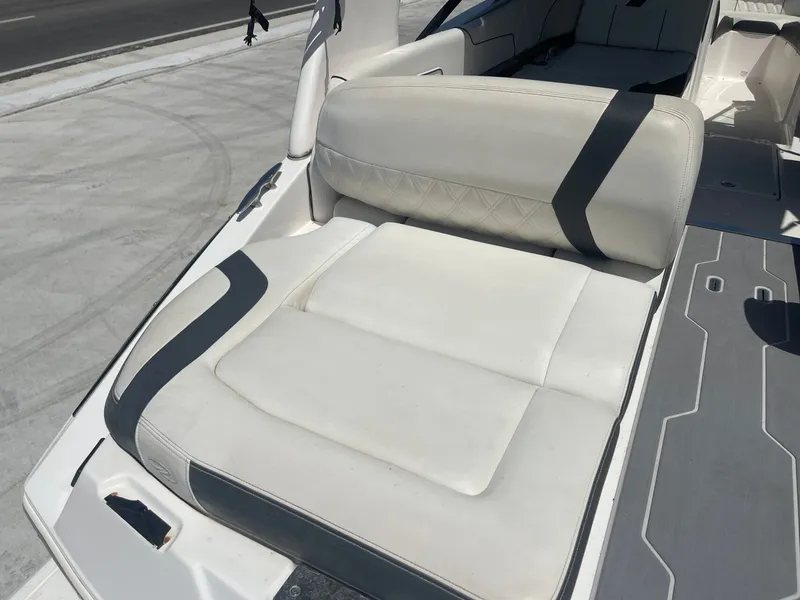 Slide: The Image of Regal 2300 Bowrider 2018 - 11