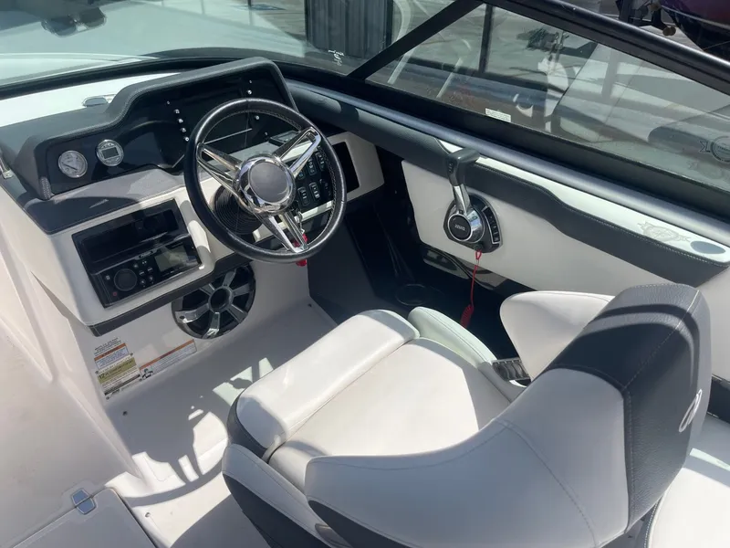 Slide: The Image of Regal 2300 Bowrider 2018 - 17