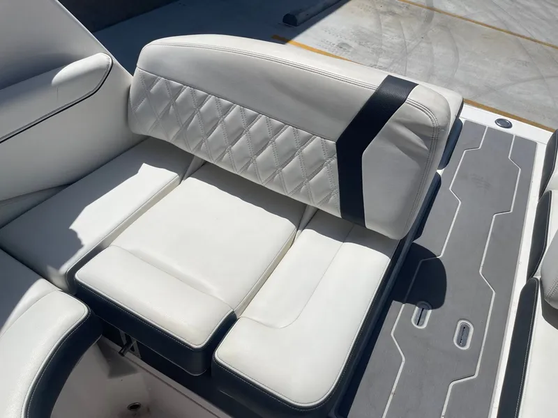 Slide: The Image of Regal 2300 Bowrider 2018 - 14