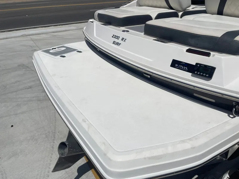 Slide: The Image of Regal 2300 Bowrider 2018 - 9