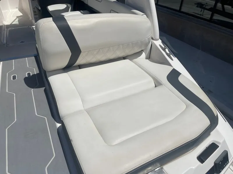 Slide: The Image of Regal 2300 Bowrider 2018 - 12