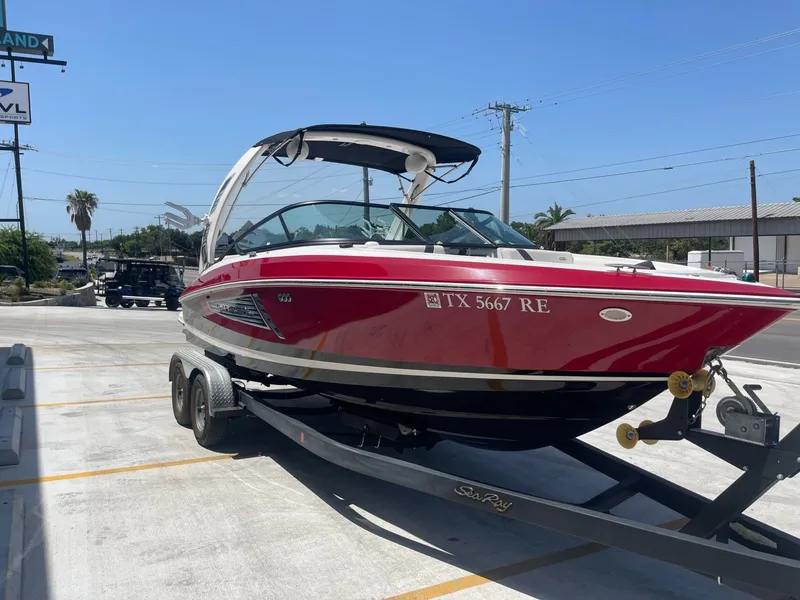 Slide: The Image of Regal 2300 Bowrider 2018 - 3