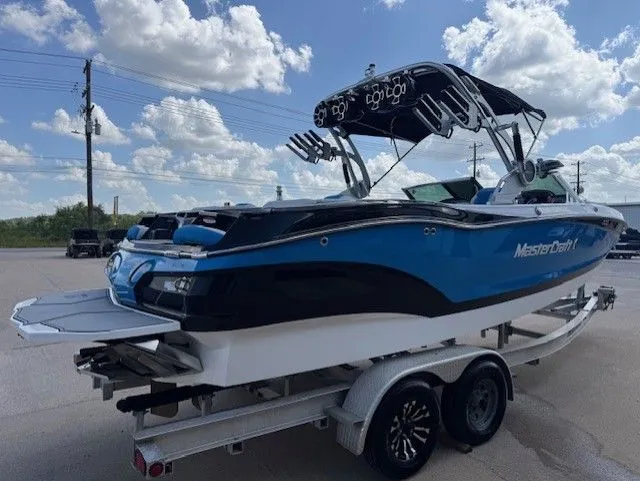 Slide: The Image of MasterCraft X24 2021 - 8