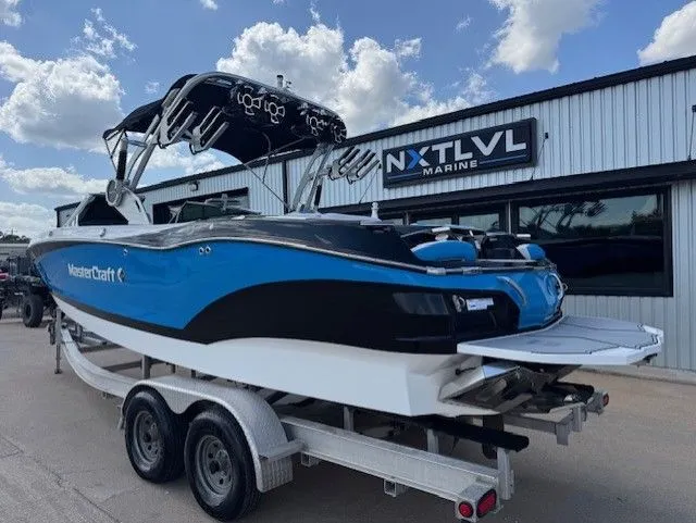 Slide: The Image of MasterCraft X24 2021 - 6