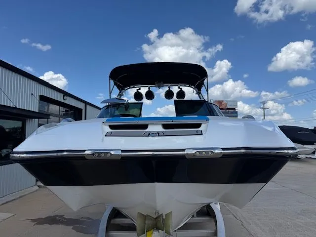 Slide: The Image of MasterCraft X24 2021 - 3
