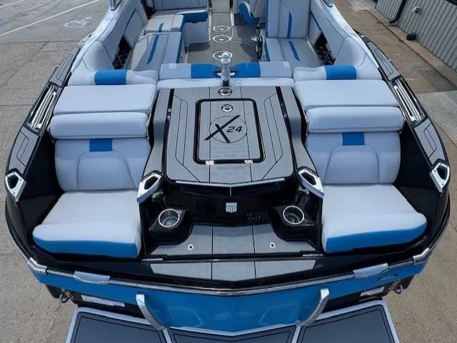 Slide: The Image of MasterCraft X24 2021 - 11