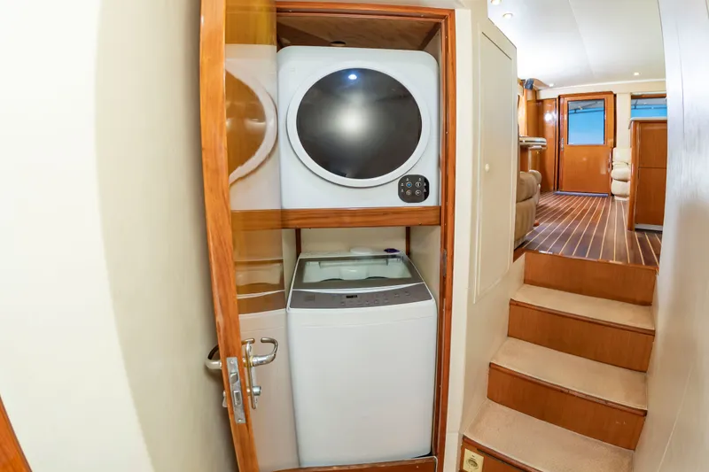 Slide: The Image of Viking 55 Convertible 1999 - 36