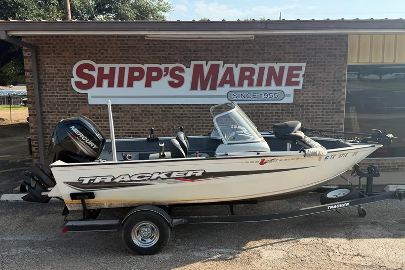 The Image of 2018 Tracker Pro Guide V-165 WT boat at Shipp's Marine dealership. - 0