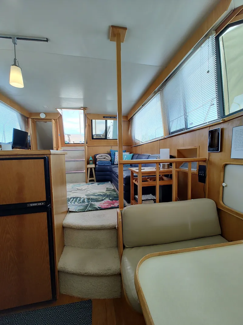 Slide: The Image of Chris-Craft 372 Catalina 1989 - 52