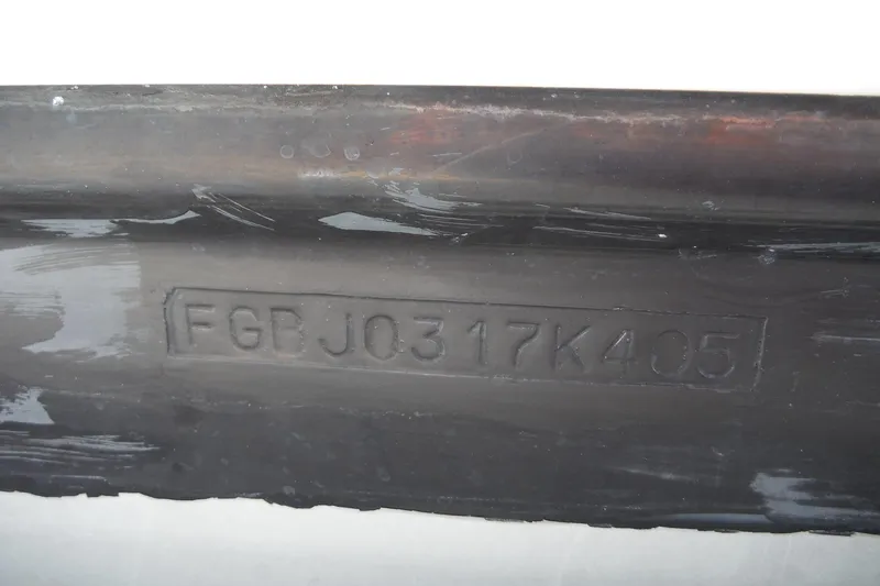Slide: The Image of Hull identification number on 2005 Chaparral Signature 350 boat. - 46