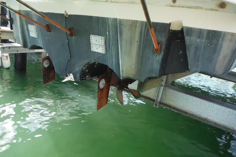 Slide: The Image of 2005 Chaparral Signature 350 boat hull and propeller in green water. - 5